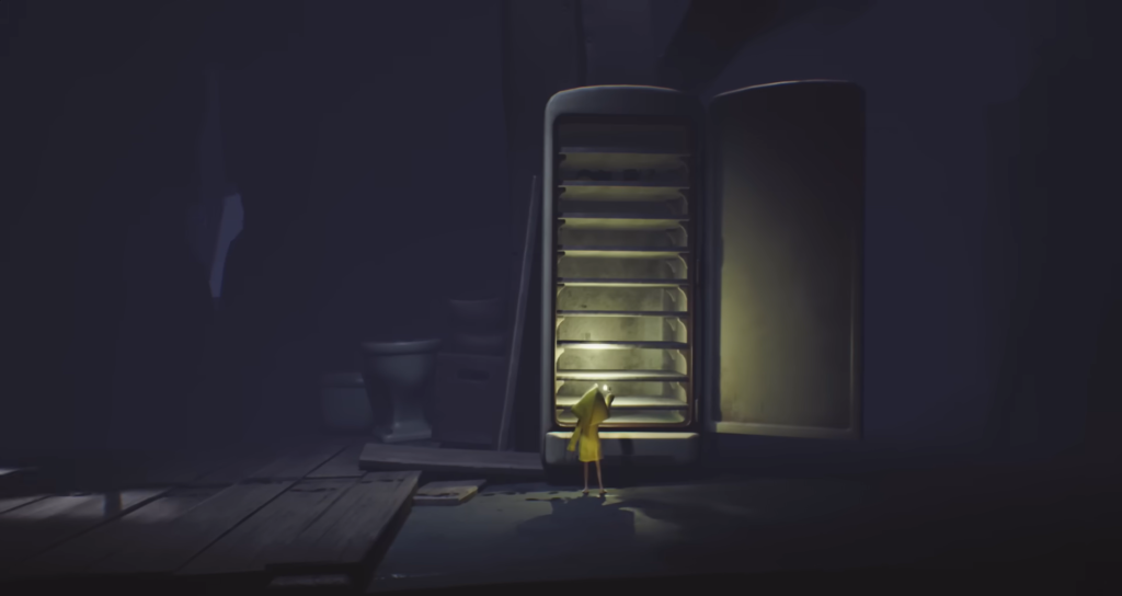 Шестая из Little Nightmares открывает холодильник в комнате
