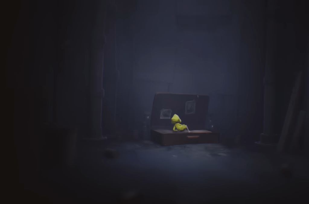 Шестая из Little Nightmares сидит в чемодане