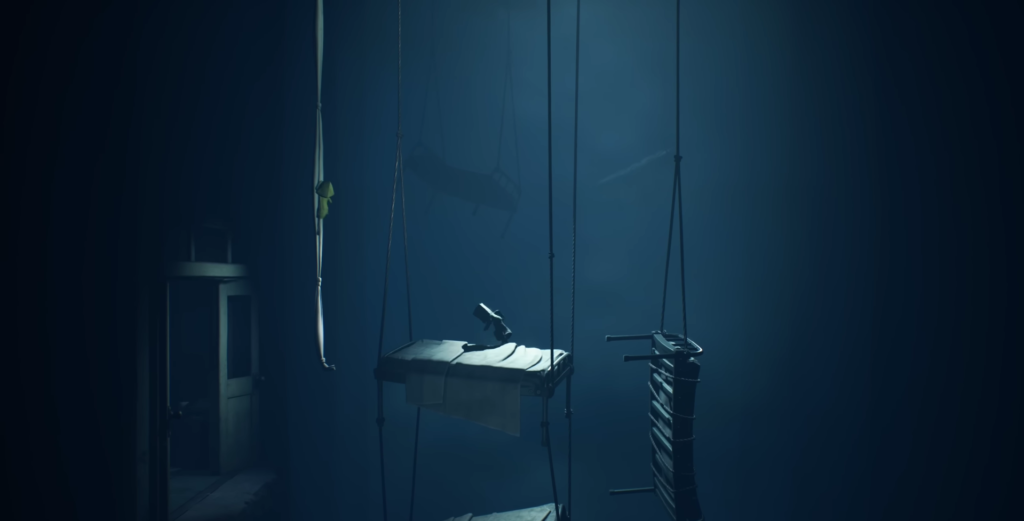 Шестой из Little Nightmares стоит на подвесной кровати