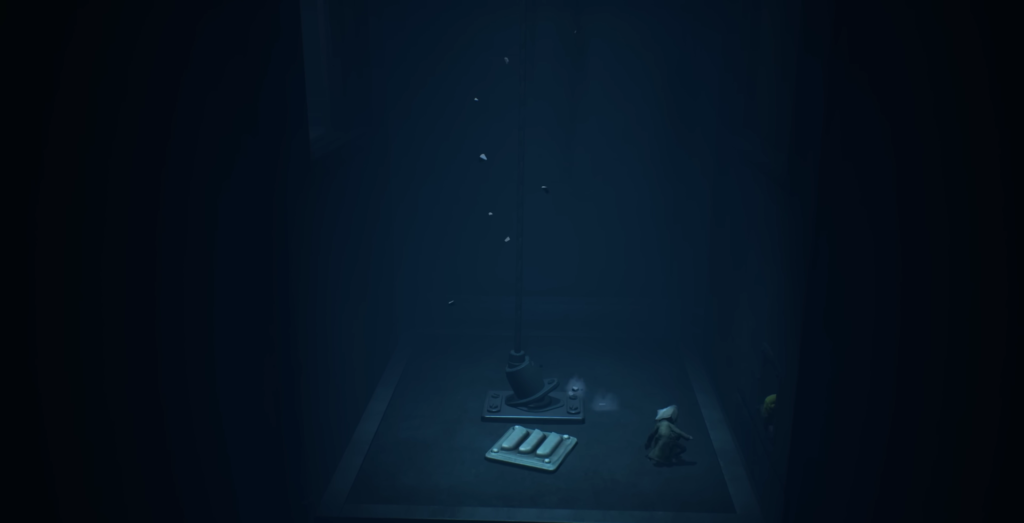 Шестая из Little Nightmares бежит по тёмному коридору