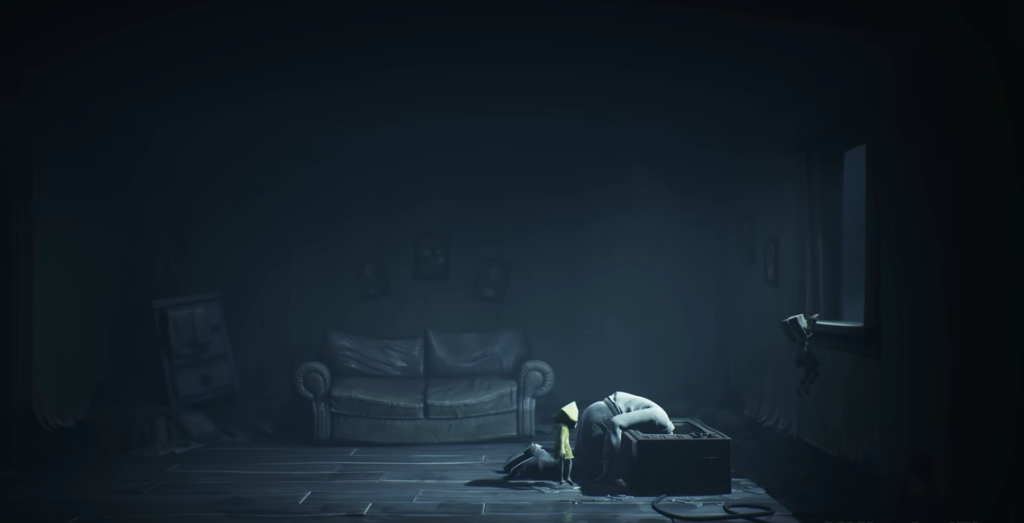 Шестая из Little Nightmares стоит рядом с телом в комнате