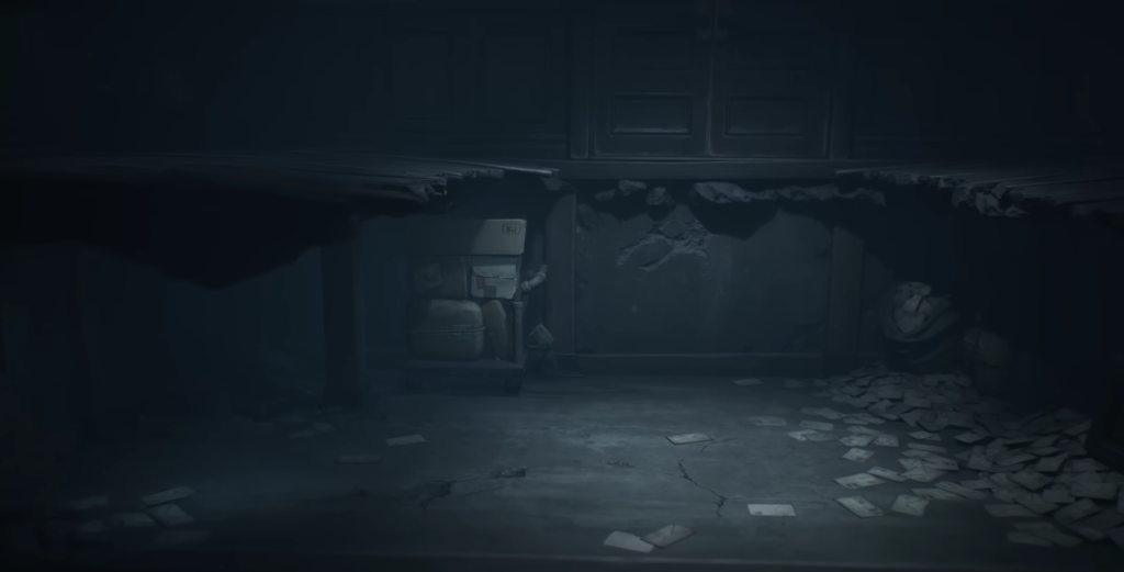 Заброшенная комната с обломками и бумагами на полу