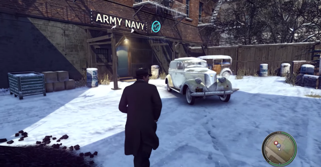 Персонаж Mafia II идет к белой машине во дворе