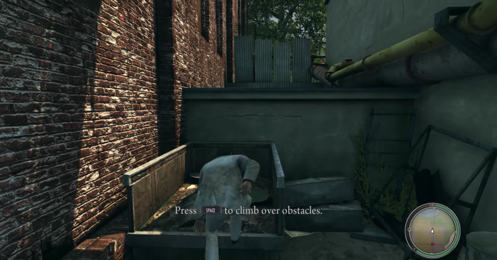 Персонаж перелезает через контейнер в переулке Mafia II