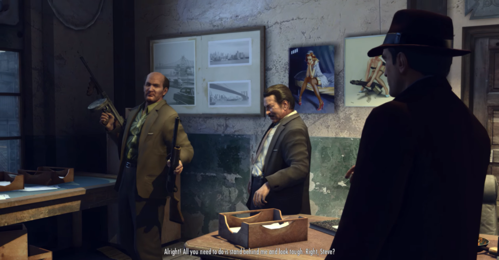 Трое мужчин с оружием в офисе у стола