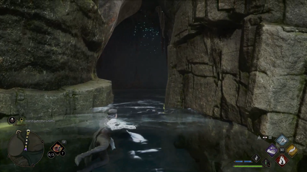 Персонаж плывёт в гроте в Hogwarts Legacy