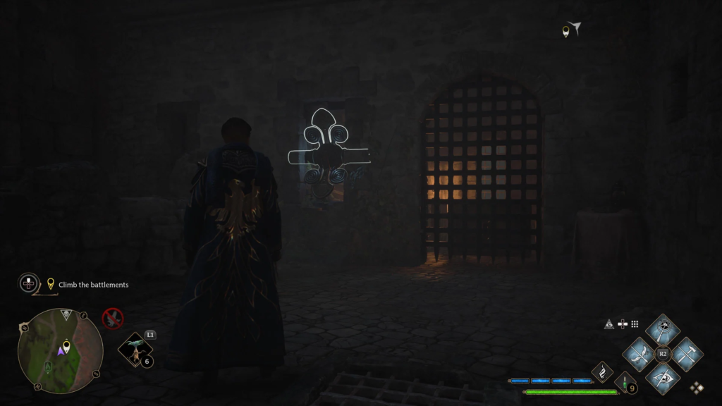 Персонаж Hogwarts Legacy стоит в камере замка