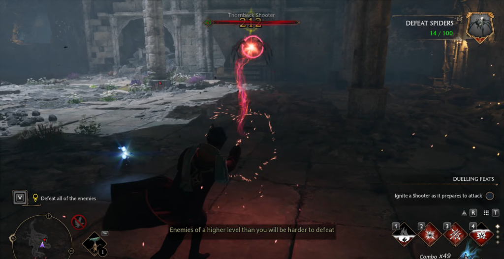 Персонаж сражается с Thornback Shooter в руинах замка