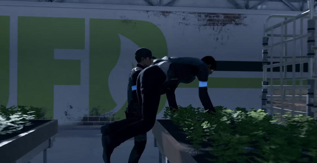 Андроид перелезает через клумбу в теплице