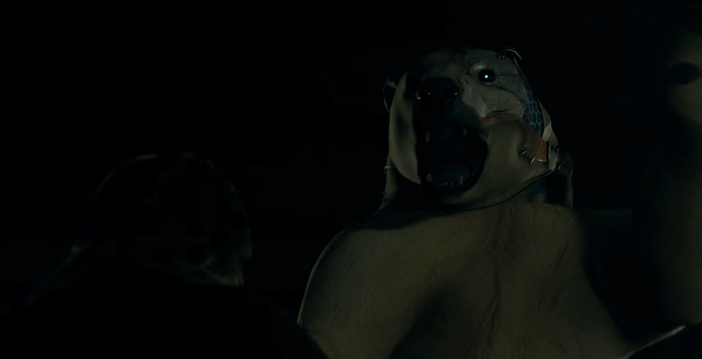 Медведь с кибернетической маской рычит в темноте