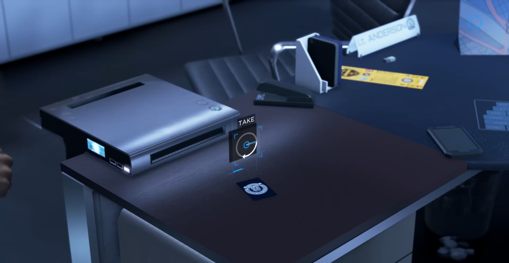 Видеомагнитофон стоит на столе в офисе