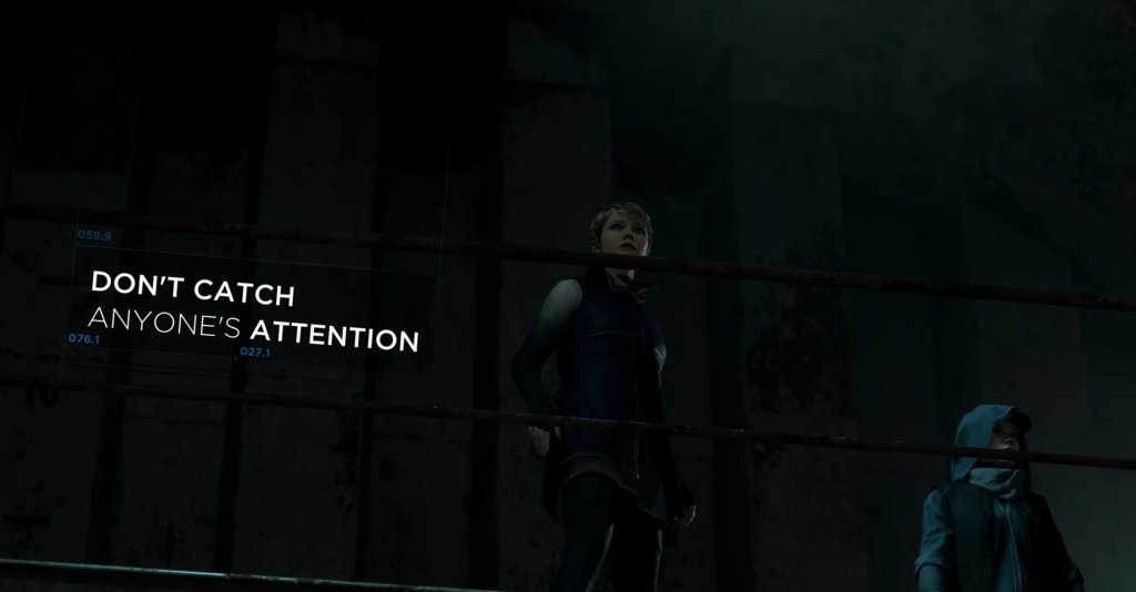 Девушка идет по темному коридору, избегая внимания