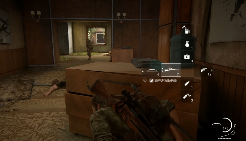 Элли из The Last of Us прячется в здании