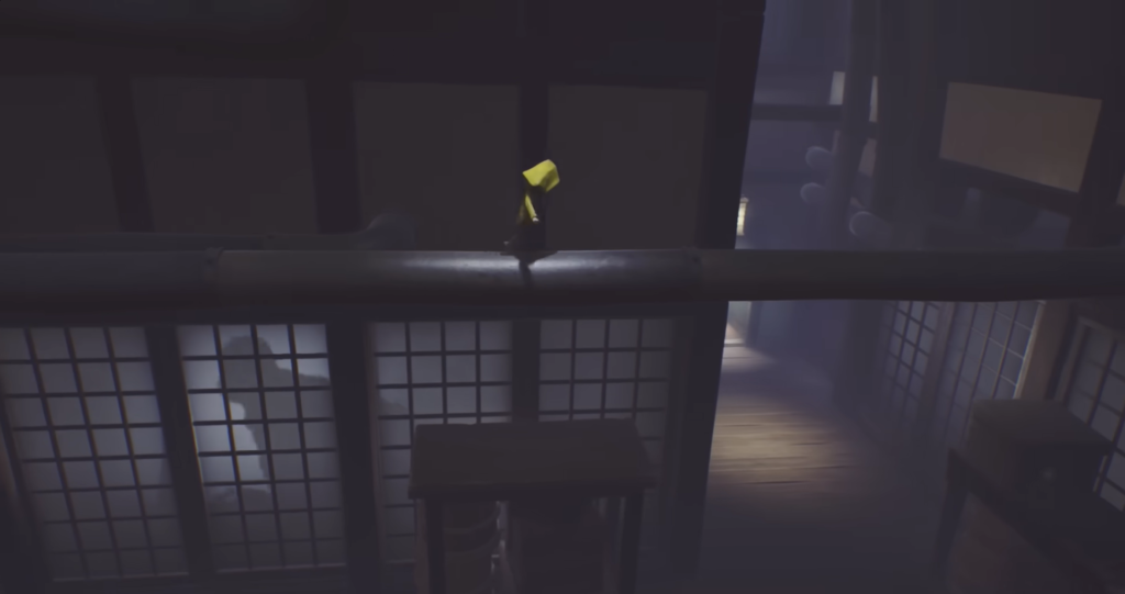 Шестая из Little Nightmares идет по трубе в здании