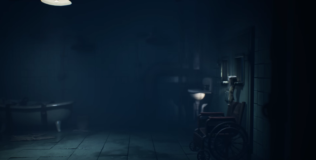 Персонаж в бумажном пакете у окна в больнице