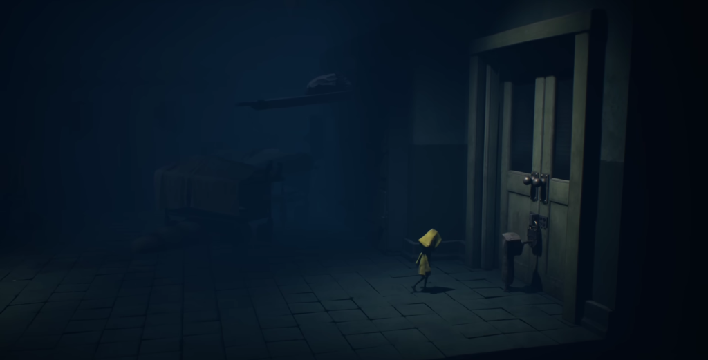 Шестая из Little Nightmares открывает дверь в коридоре