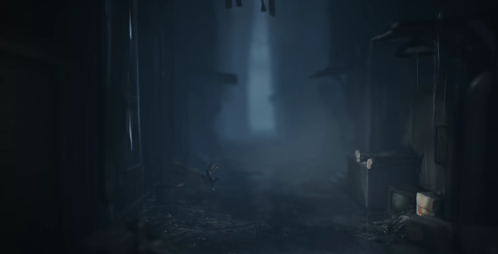 Шестая из Little Nightmares II бежит по коридору