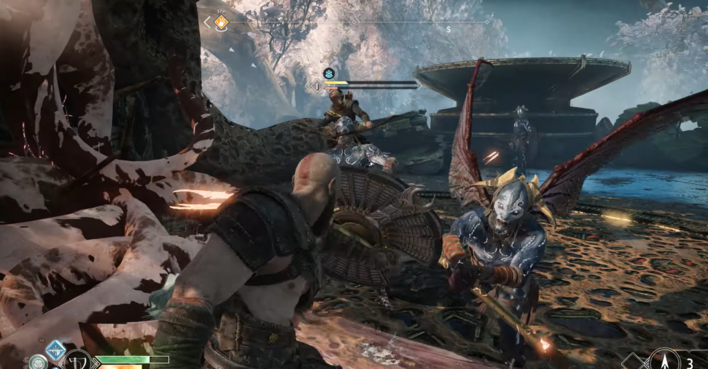 Кратос сражается с врагами в God of War