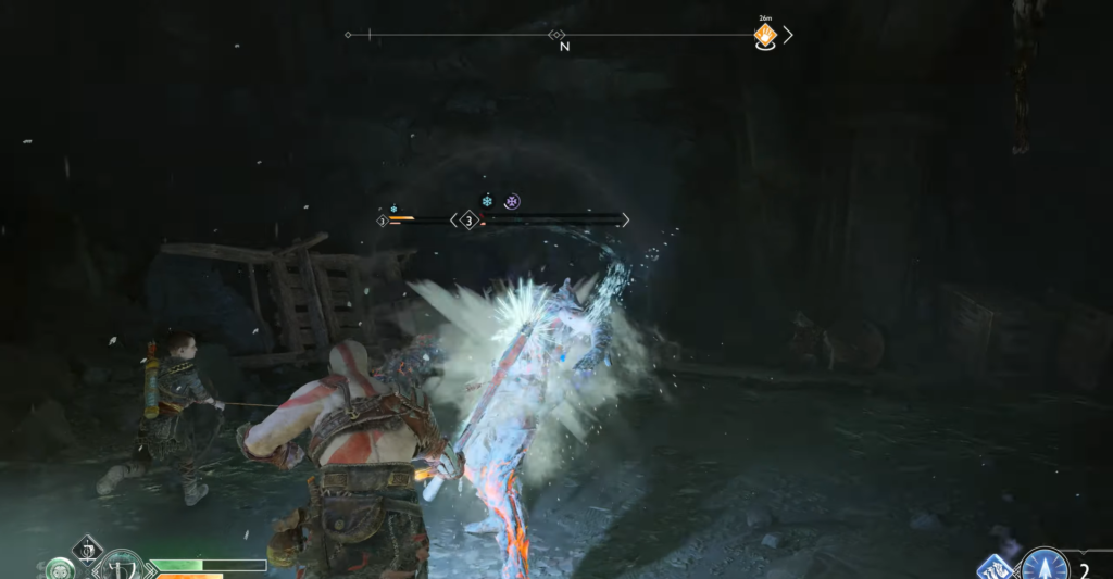 Кратос атакует врага в пещере, God of War