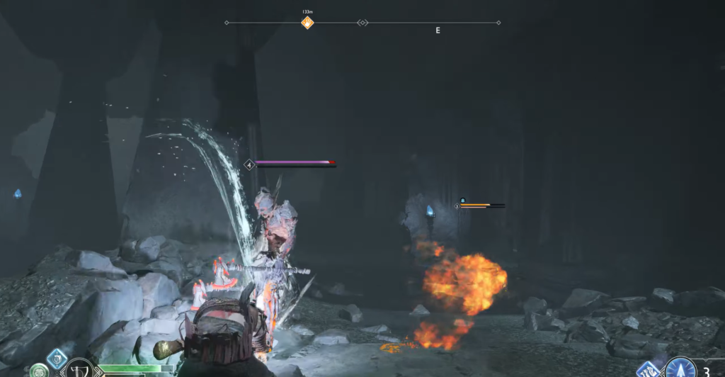 Кратос сражается с врагом в пещере God of War