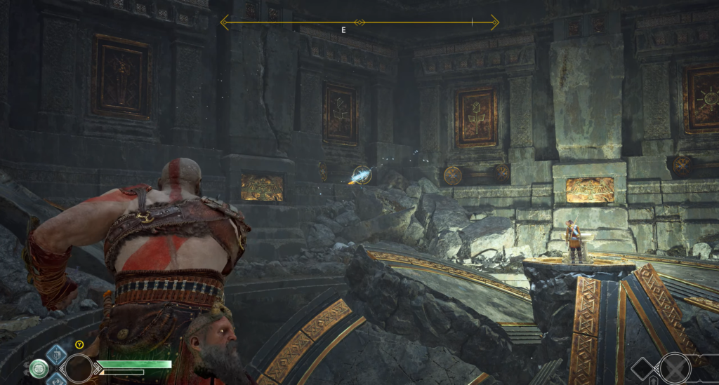 Кратос целится топором в Атрея в храме God of War