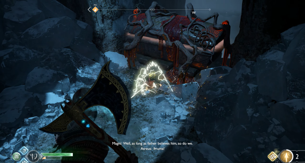 Кратос атакует светящейся магией в снежной пещере God of War