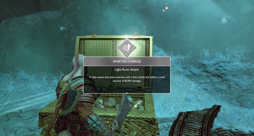 Кратос открывает сундук с руной в God of War