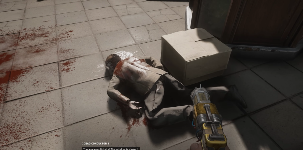Труп проводника лежит на плитке рядом с коробкой