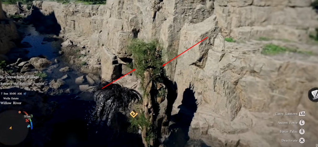 Красные стрелки указывают на скалу над рекой