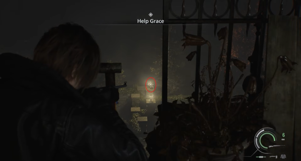 Леон Кеннеди целится в фонарь во дворе Resident Evil 4