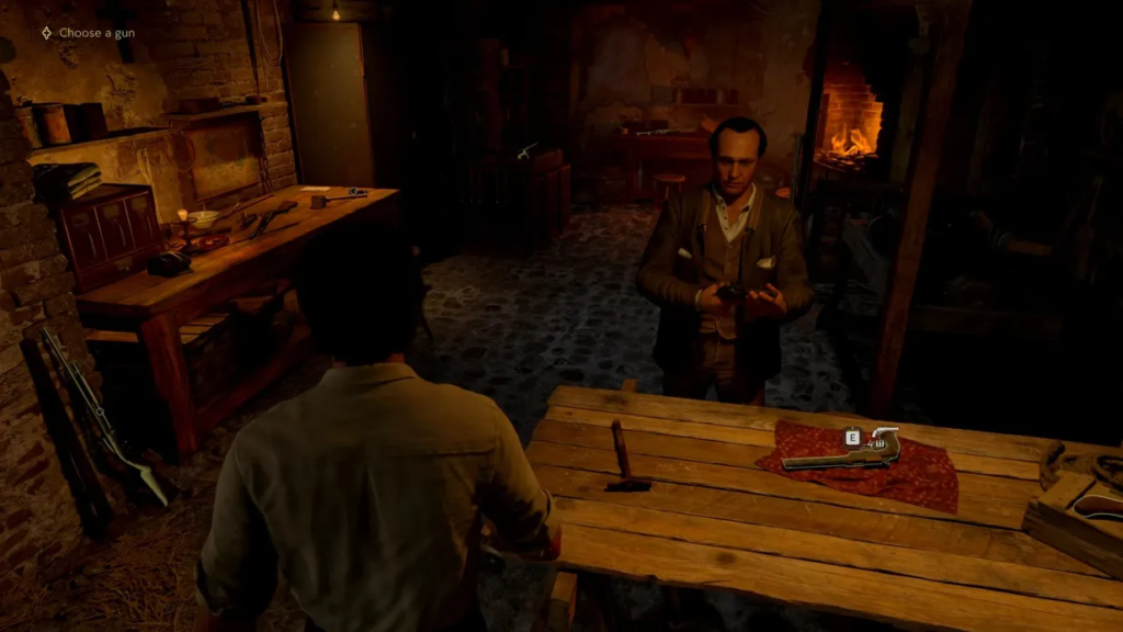 Персонаж держит пистолет в оружейной мастерской у стола