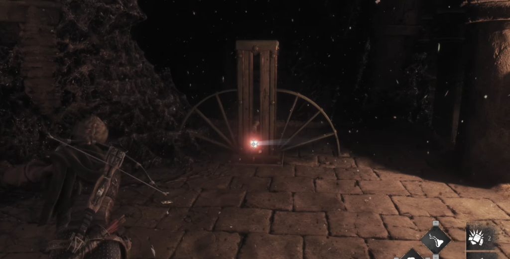 Лучник целится в светящуюся точку в пещере