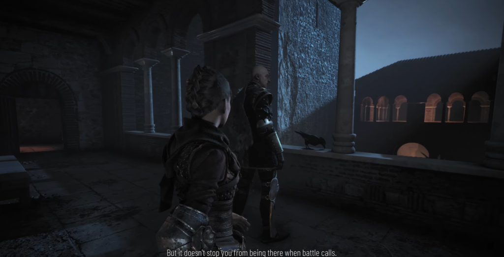 Два рыцаря стоят в аркаде замка ночью