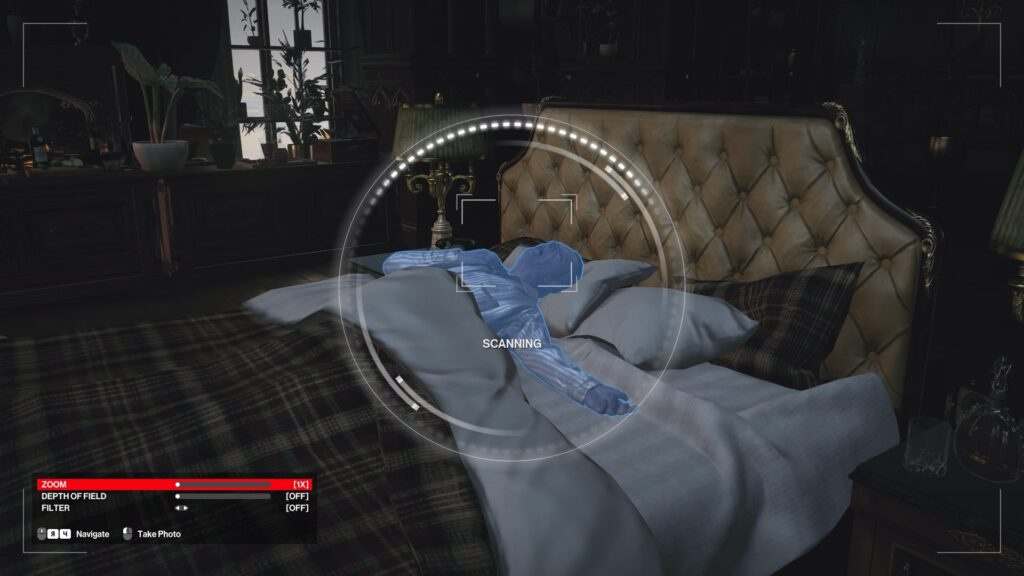 Сканирование спящего мужчины на кровати в спальне