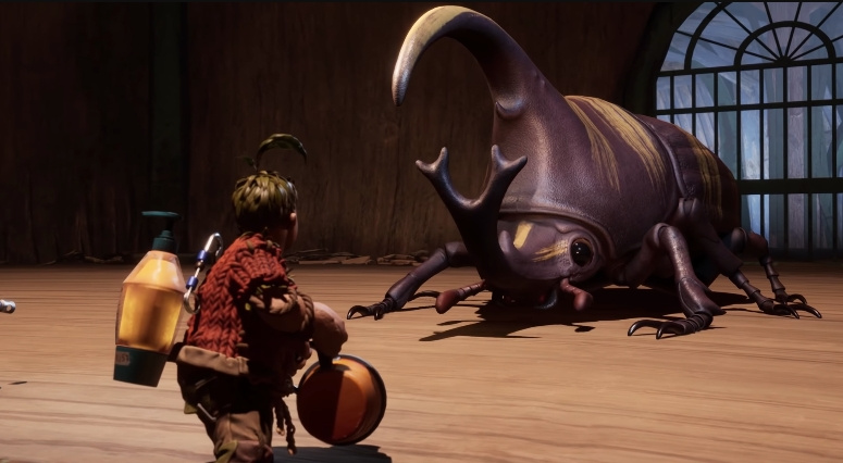 Мальчик с рюкзаком смотрит на жука в комнате